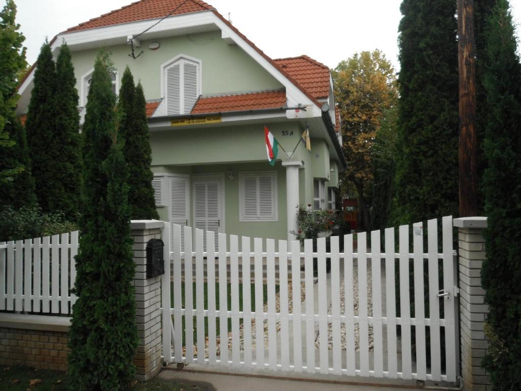 Csokonai guesthouse Zamárdi Eksteriør billede