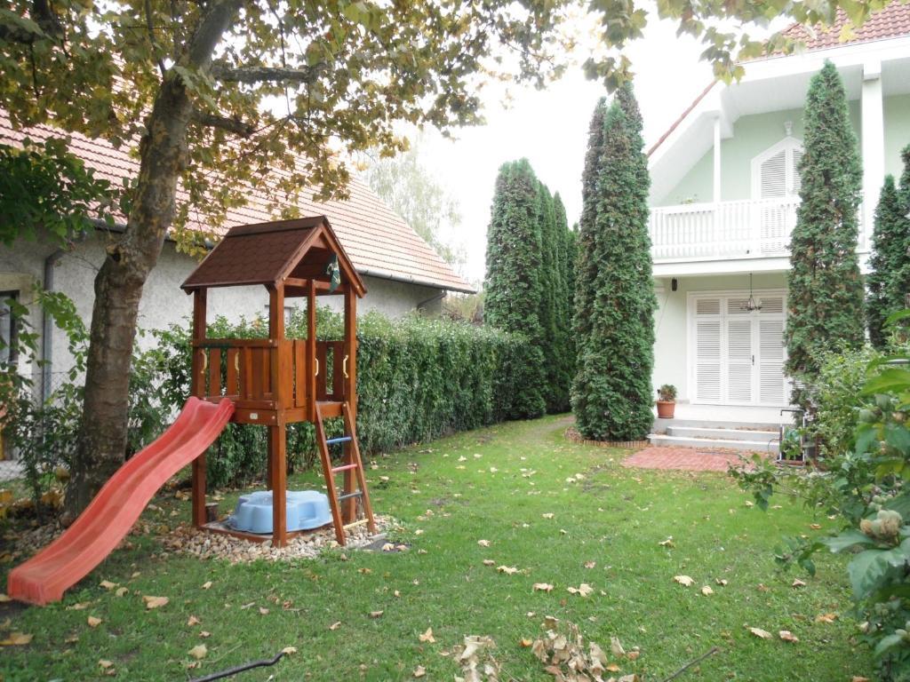 Csokonai guesthouse Zamárdi Eksteriør billede